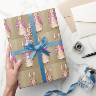 Klassischer Hase in rosa Jacke Geschenkpapier