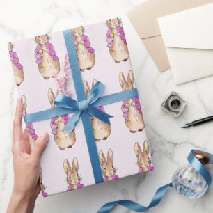 Klassischer Hase mit rosa Jacke Geschenkpapier