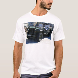 Klassischer Jeep von Willy. T-Shirt
