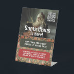 Klassischer Lesestender Santa, besuchen Sie Santa, Sockelschild<br><div class="desc">Dieses Podestschild ist perfekt für jeden,  der einen Besuch im Santa-Ereignis abhält. Dieses Zeichen dient dazu,  Kunden zum Scannen eines QR-Codes zu bewegen,  um sich der Warteschlange anzuschließen,  um den Weihnachtsmann zu besuchen. Ideal für kommerzielle und einheimische Veranstaltungen.</div>