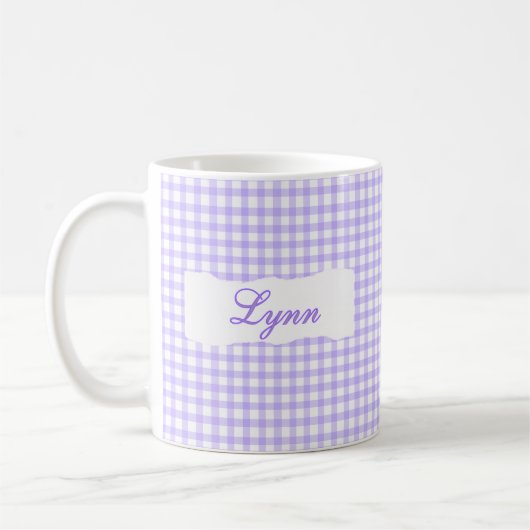 Klassischer lila Gingham mit personalisiertem Name Kaffeetasse (Links)