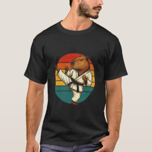 Klassischer lustiger Capybara, der Karate macht T-Shirt