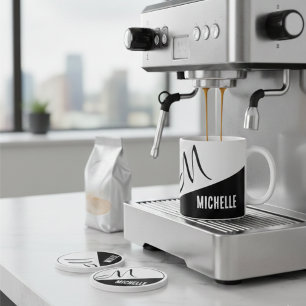 Klassischer Mit Monogramm Schwarz-Weiß-Farbblock Zweifarbige Tasse