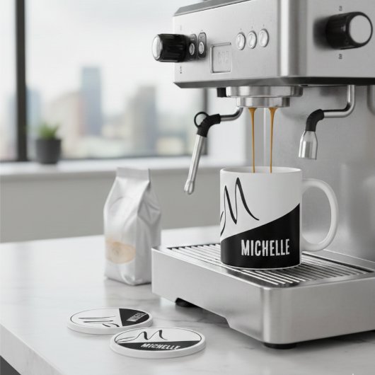 Klassischer Mit Monogramm Schwarz-Weiß-Farbblock Zweifarbige Tasse