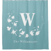 Klassischer Monogramm Name Aquamariner Blumenkranz Duschvorhang (Vorderseite)