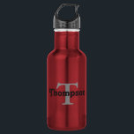Klassischer Personalisierter Name des Monogramms Trinkflasche<br><div class="desc">Klassischer Mit Monogramm Name,  Initial oder Ihr eigener Text,  Red Personalisiert Stainless Steel Water Flasche. Diese Vorlage macht es Ihnen leicht,  Ihren eigenen Text und Ihre eigene Farbe anzupassen.</div>