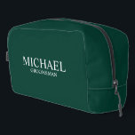 Klassischer Personalisierter Trauzeuge Waschbeutel<br><div class="desc">Klassische Geschenke für Personalisierten Trauzeuge mit dem Namen und dem Titel des personalisierten Trauzeugen im Stil der klassischen Serifen auf smaragdgrünem Hintergrund. Auch perfekt für Trauzeuge,  Vater der Braut und mehr.</div>