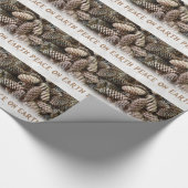 Klassischer Pine Cone Weltfrieden Geschenkpapier (Ecke)