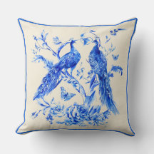 Klassischer Porzellan Blue Peacocks Creme Hintergr
