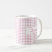 Klassischer rosa Gingham mit personalisiertem Name Kaffeetasse (VorderseiteRechts)