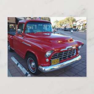 Klassischer roter Chevy-Pickup-Truck auf einer Aut Postkarte