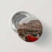 Klassischer roter Oldtimer beim Beobachten von Hei Button (Vorne & Hinten)