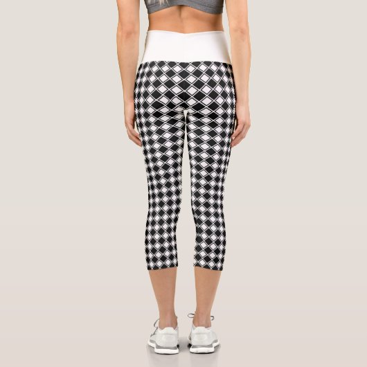 Klassischer Schwarz-weißer Diamond Schachbrett Mus Capri Leggings (Rückseite)