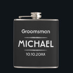 Klassischer schwarzer personalisierter Trauzeuge Flachmann<br><div class="desc">Diese machen große Trauzeugen Geschenke oder Geschenke für jedermann,  das zum Party! mag! 
Personifizieren Sie es mit dem Namen und Ihrem Hochzeitsdatum.</div>