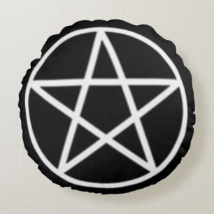 "Klassischer schwarzer und weißer Wicca-Pentakel" Rundes Kissen