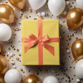 Klassischer Stapel: Gelbe Papierrolle Geschenkpapier