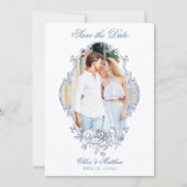 Klassischer Staubblauer Blumenfoto-Rahmen Hochzeit Save The Date (Vorderseite)