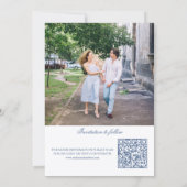 Klassischer Staubblauer Blumenfoto-Rahmen Hochzeit Save The Date (Rückseite)