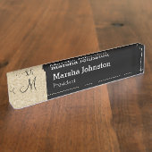 Klassischer Stone Look Modernes Monogramm Namensplakette (Seite)