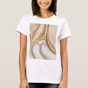 Klassischer T - Shirt in abstrakter Grafik