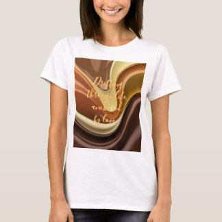 Klassischer T - Shirt in abstrakter Grafik