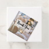 Klassischer Tisch mit Extravaganter Platzierung Geschenkanhänger (Beispiel)