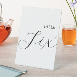 Klassischer Tisch Nummer Sechs  Sockelschild