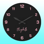 Klassischer und eleganter Name Schwarz und Baby Pi Große Wanduhr<br><div class="desc">Klassische und elegante Schwarz- und Baby-Rosa-Bezeichnung Großuhr</div>