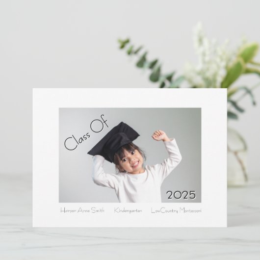 Klassischer und moderner Kindergarten-Abschluss Ankündigung (Stehend Vorderseite)