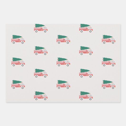 Klassischer Weihnachtsbaum auf einem Feuerwehrfahr Geschenkpapier Set (Vorderseite)