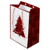 Klassischer Weihnachtsbaum | Festival Rich Crimson Mittlere Geschenktüte (Rückseite Schrägansicht)