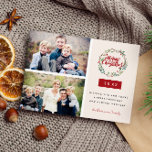 Klassischer Weihnachtskranz zwei Fotos Personalisi Postkarte<br><div class="desc">Klassisches Urlaubskartendesign mit Winterkranz, Blume- und Beerenkranz und zwei Fotos-Vorlagen auf hellrosa Hintergrund. Die Rückseite der Postkarte kann mit einer Nachricht und einer Absenderadresse vollständig angepasst werden. Es ist der perfekte Weg, um Ferien-Fröhlichkeit zu vermitteln und dauerhafte Erinnerungen für Ihre Lieben zu schaffen. Fotografie © Kate Williams: https://www.flickr.com/people/kate_williams/ und bereitgestellt...</div>