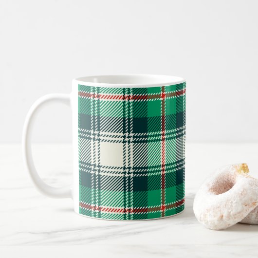 Klassischer Weihnachtsurlaub Green Tartan Kariert Kaffeetasse (Mit Donut)
