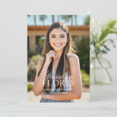 Klassischer Weißkalligrafie-Abschluss Ankündigung (Stehend Vorderseite)