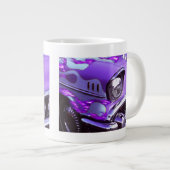 Klassisches Auto: Chevrolet mit Flammenhaube Jumbo-Tasse (Vorderseite Rechts)