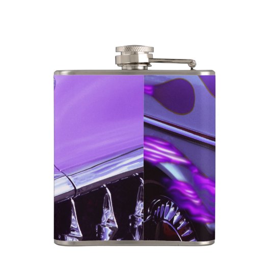 Klassisches Auto: Chevrolet mit lodernder Haube Flachmann (Rückseite)