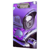 Klassisches Auto: Chevrolet mit lodernder Haube Klemmbrett (Links)