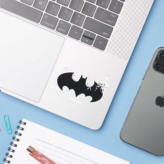 Klassisches Batman-Logo Aufkleber (Laptop mit iPhone)