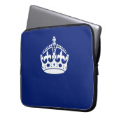 Klassisches Behieltest-Kronensymbol auf Navy Blue Laptopschutzhülle (Vorderseite Links)