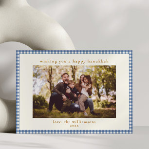 Klassisches blaues Gingham-Familienfoto Hanukkah Feiertagskarte