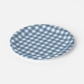Klassisches blaues Gingham-Muster Pappteller (Schrägansicht)