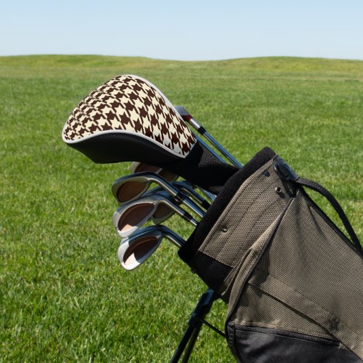 Klassisches braunes Elfenbeinpepita-Hahnentrittmus Golf Headcover (In SItu)