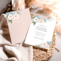 Klassisches Brautparty mit blauen und rosa Blume