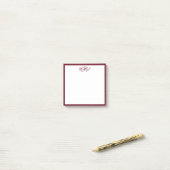 Klassisches Burgunderrotes Monogramm Post-it Klebezettel (Auf Schreibtisch)