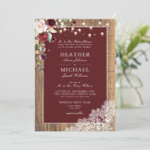 Klassisches Burgundy Blush Wood Lace Script Weddin Einladung (Stehend Vorderseite)