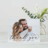Klassisches Calligrafy Script-Hochzeitsskript-Foto Dankeskarte (Stehend Vorderseite)