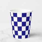 Klassisches dunkelblaues und weißes Schachbrettmus Pappbecher (Rückseite)