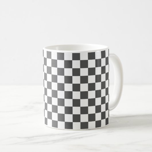 Klassisches dunkelgraues Schachbrettmuster Kaffeetasse (VorderseiteRechts)