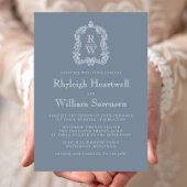 Klassisches Dusty Blue Monogram Wappen Script Einladung