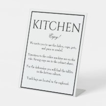 Klassisches, einfaches White Kitchen Counter Unter